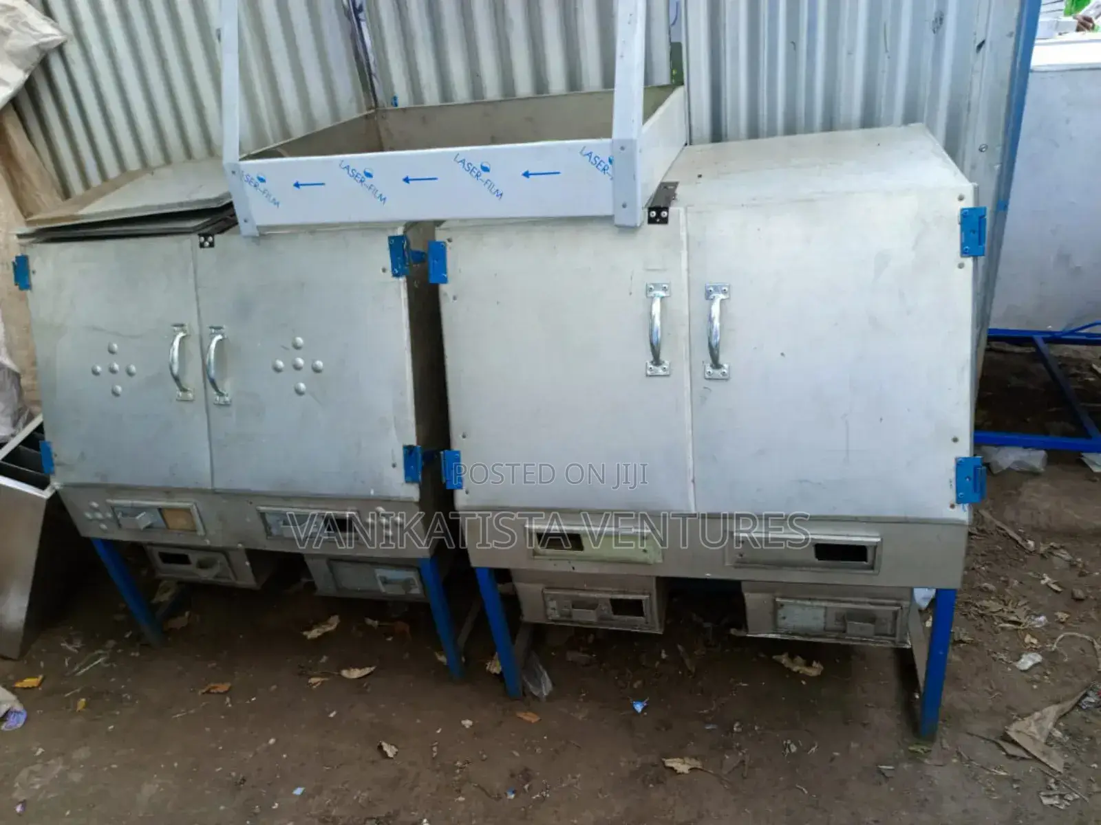 Juakali Charcoal/Gas Oven – Dual Use for Baking and Nyama Choma.