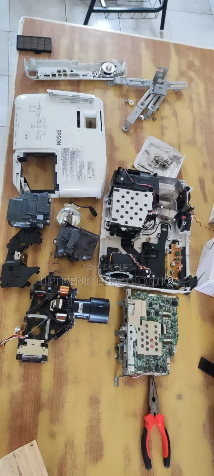 Professional Projector Repair – Fast, Affordable Reliable!