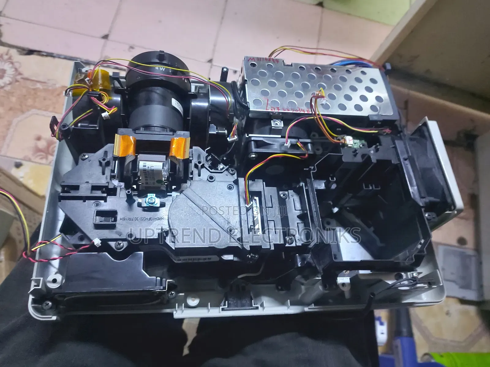 Affordable Projector Repair With Genuine Parts