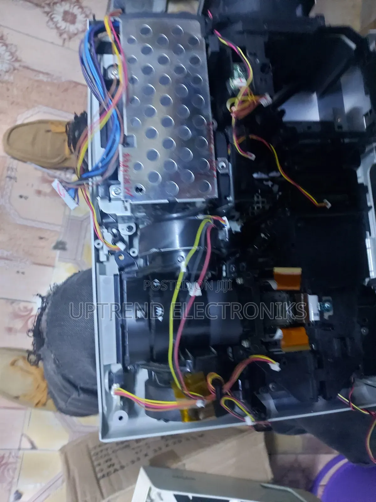 Full-Service Projector Repair – Fast Reliable
