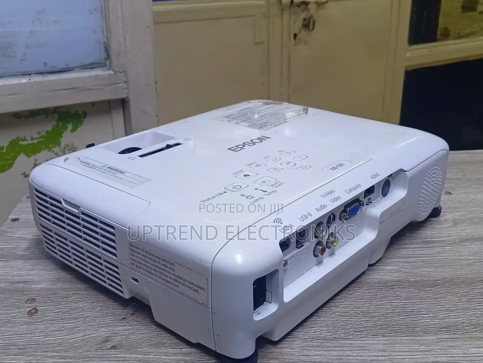 Epson Eb-S31 – Hassle-Free Setup, Instant Projection