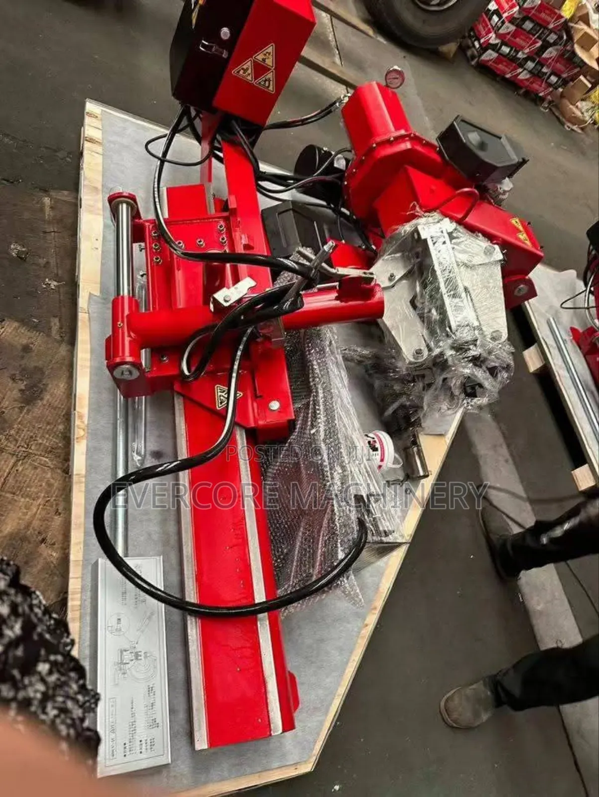 Commercial Truck Tyre Changer Machine From Size 14inch to 46inch.