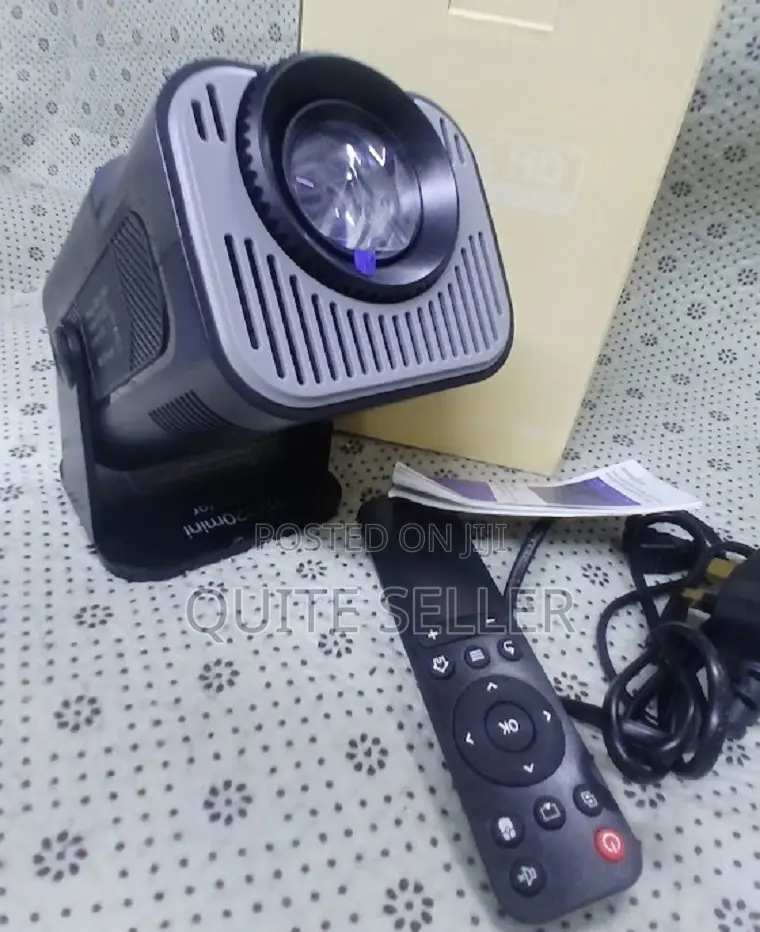Automatic Keystone Correction 180°Adjustable Hy320 Mini Projector .