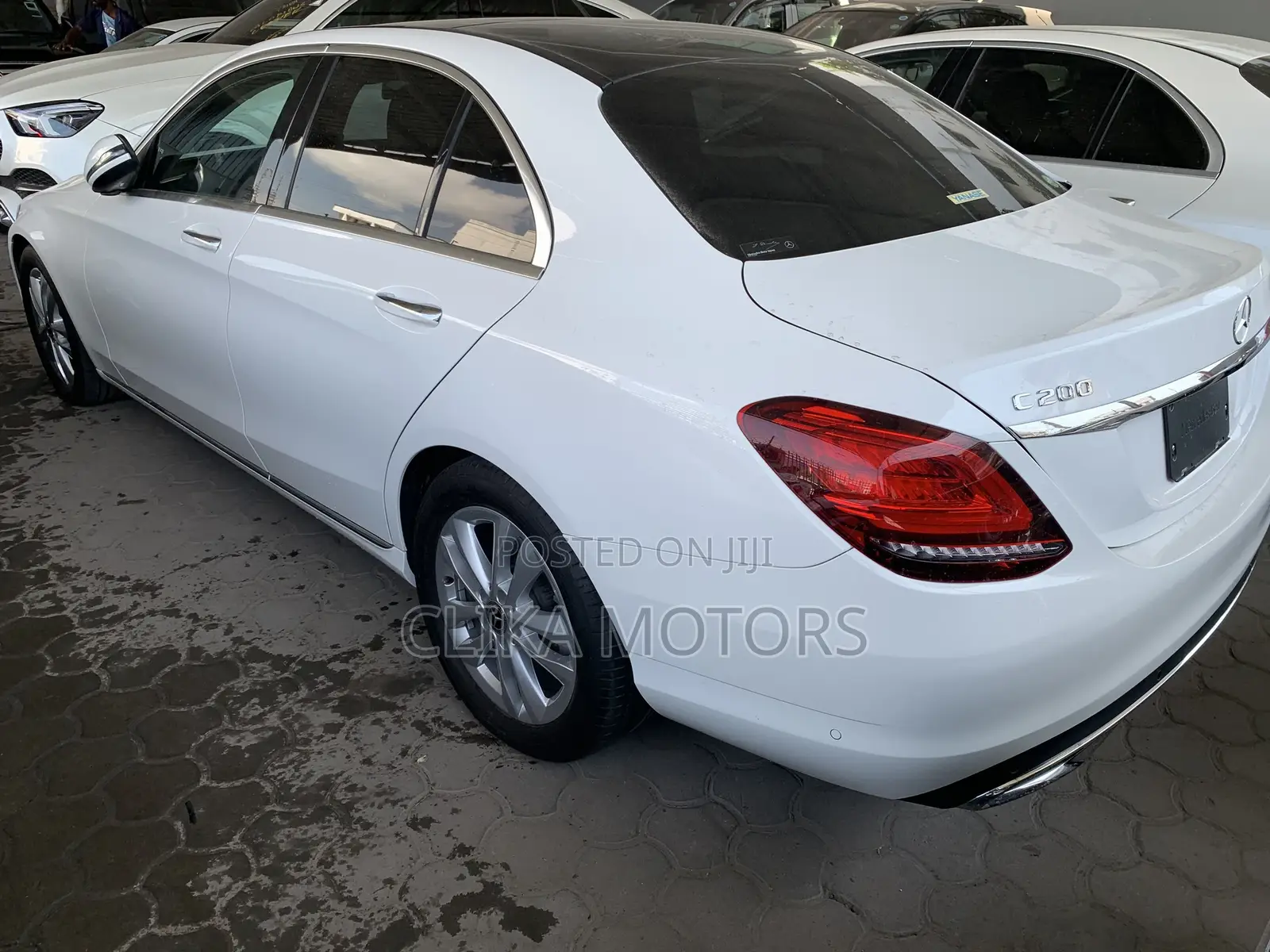 Mercedes-Benz C200 2018 Pearl