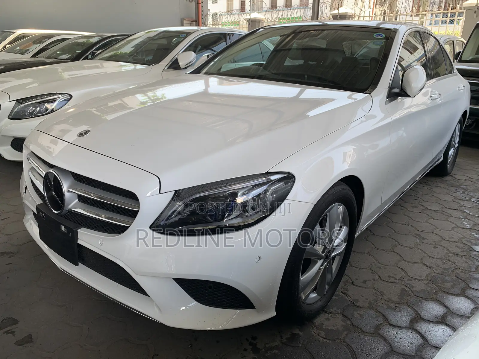 Mercedes-Benz C200 2018 Pearl