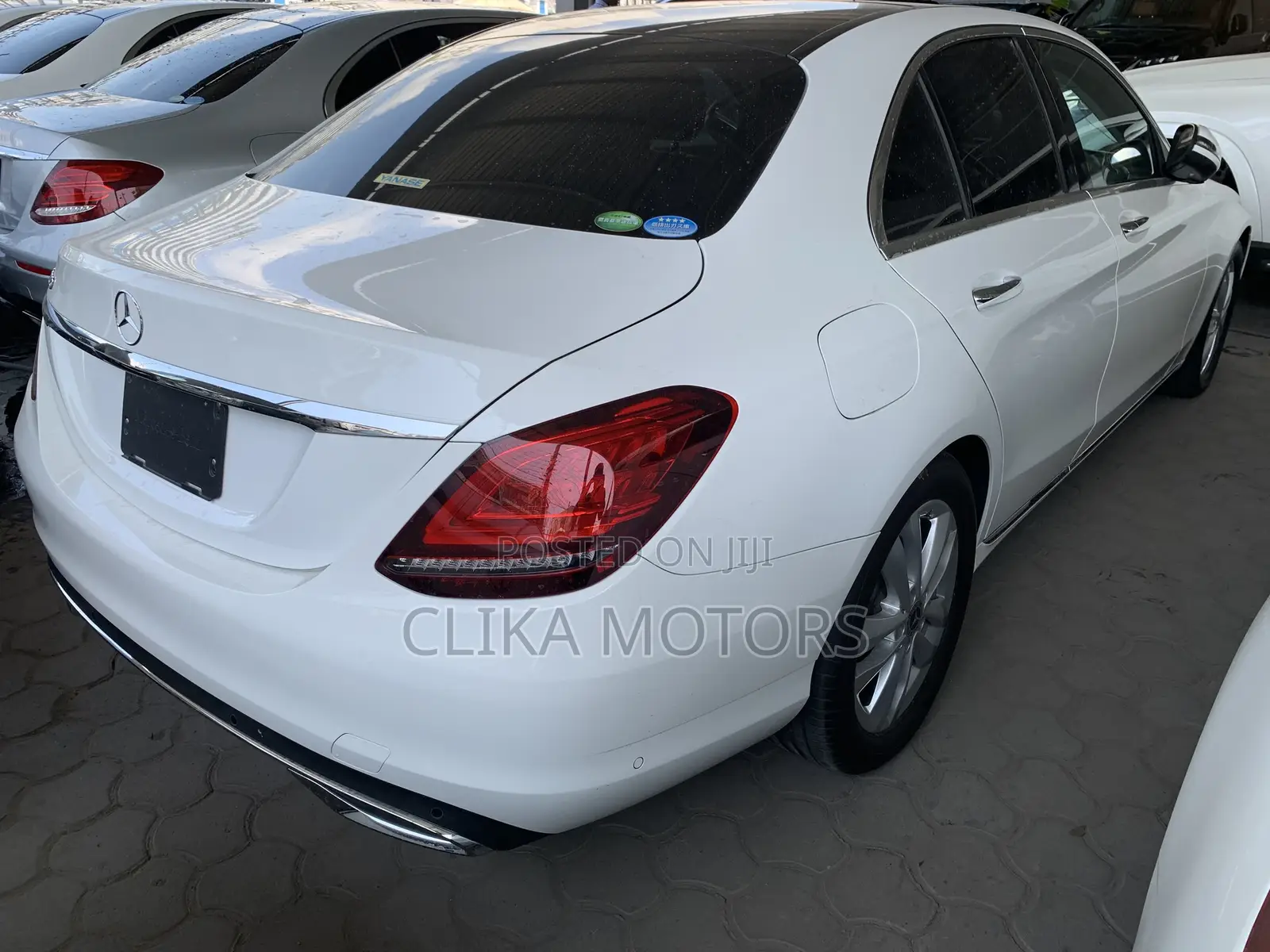 Mercedes-Benz C200 2018 Pearl