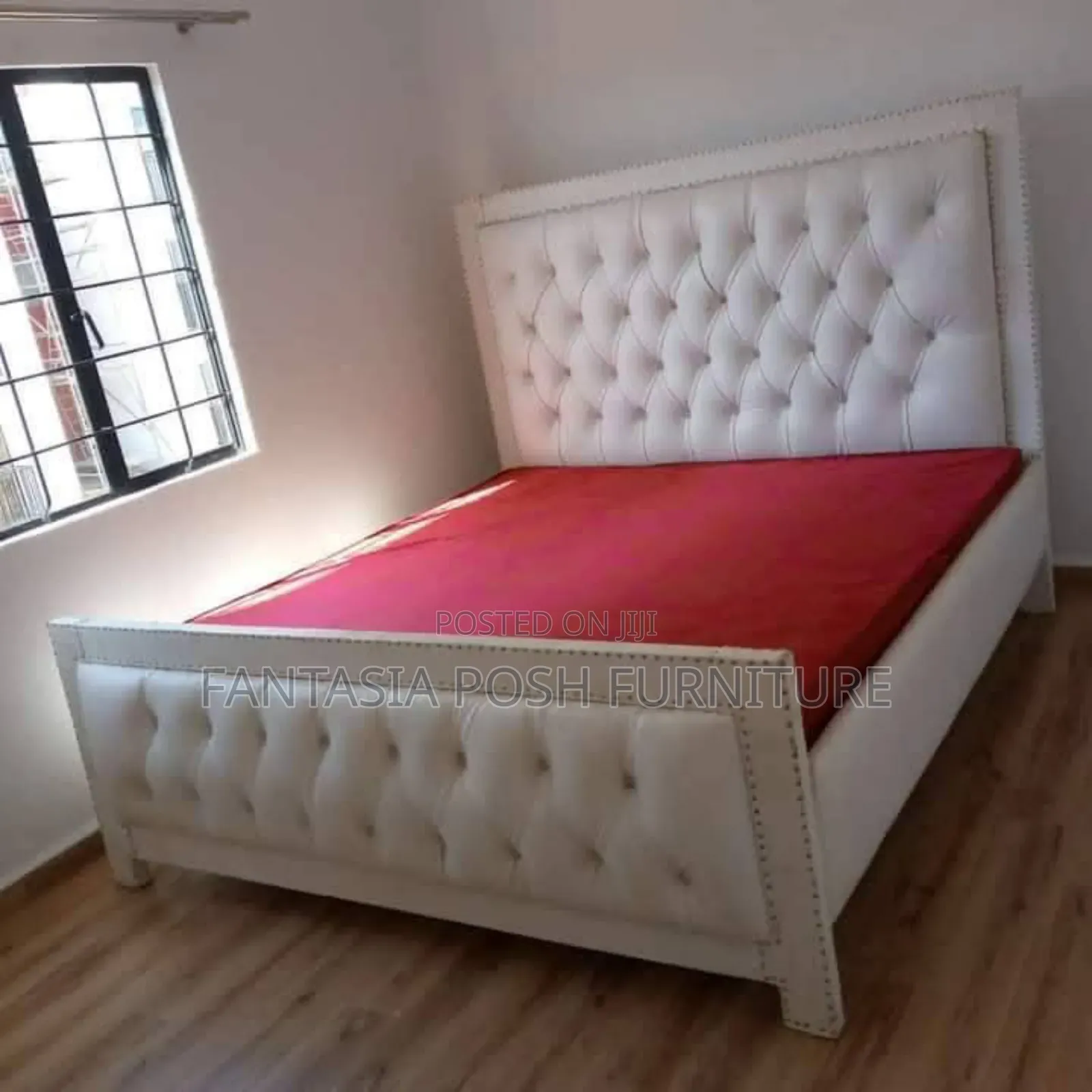 5x6 White Tufted Sturdy Bed