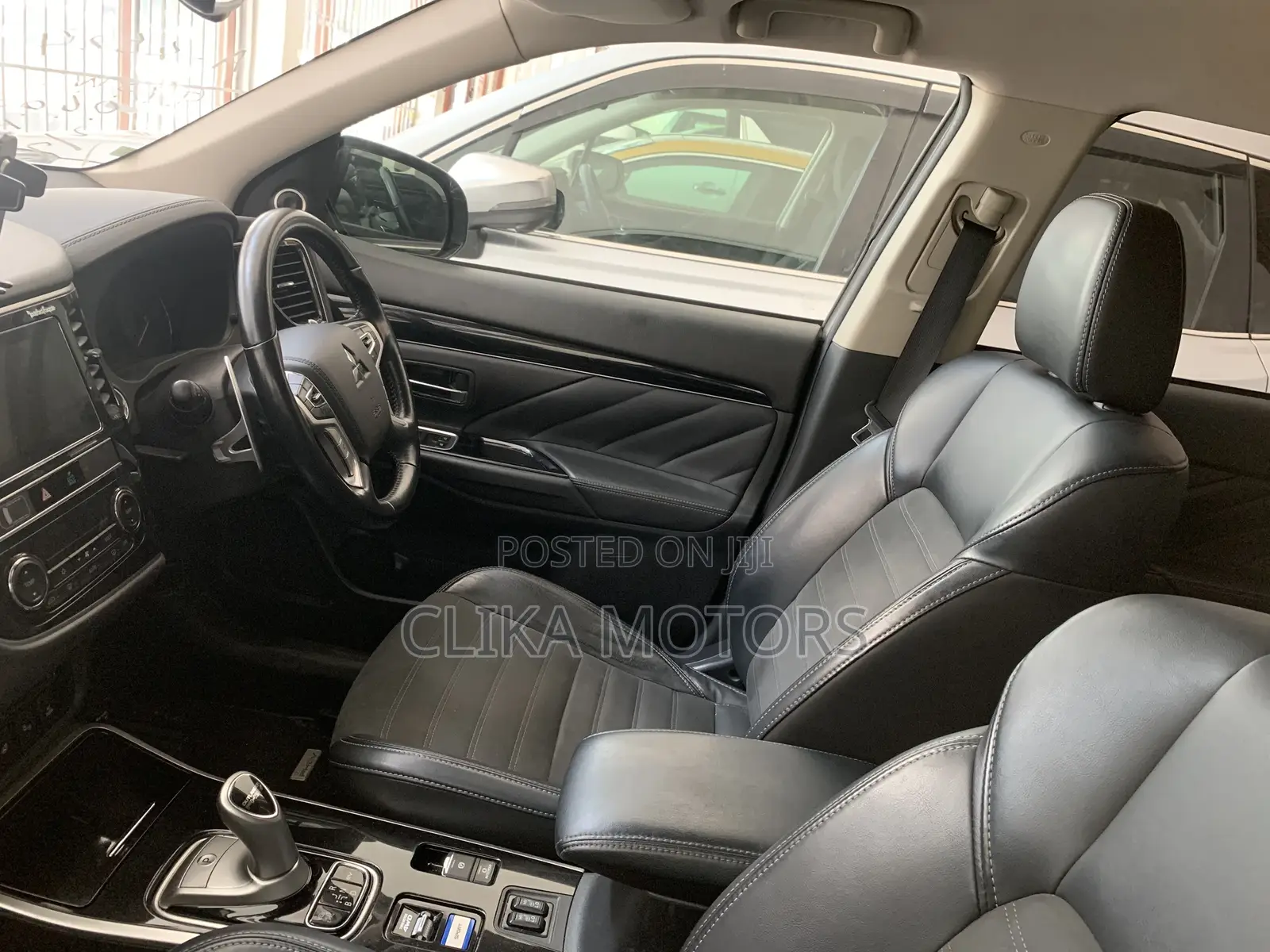 Mitsubishi Outlander 2.4 PHEV AWD 2018 White