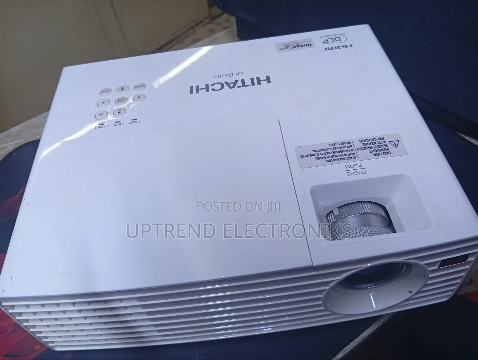 Hitachi Cp-Dx300 – Sharp, Bright Reliable!
