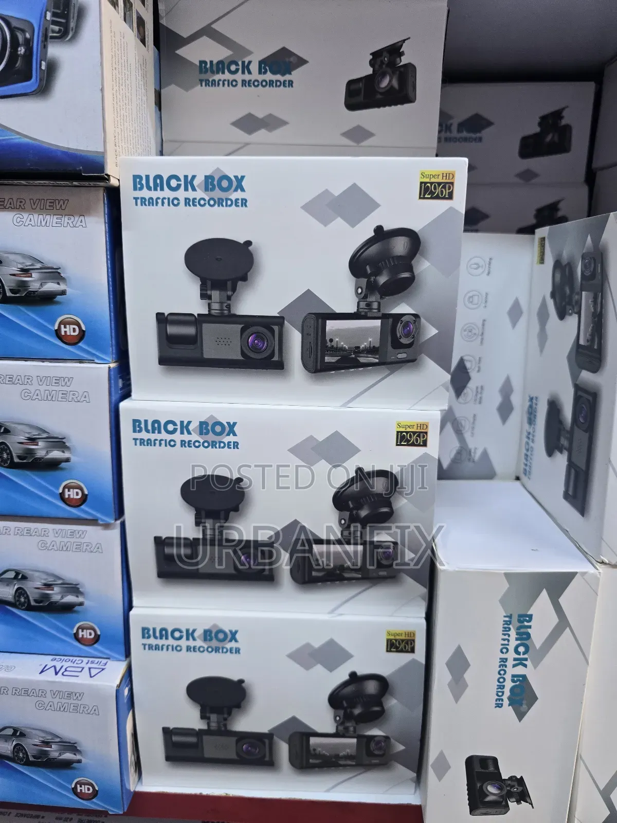 Black Box 1296p Dash Camera With Front, Inside and Reverse Cameras