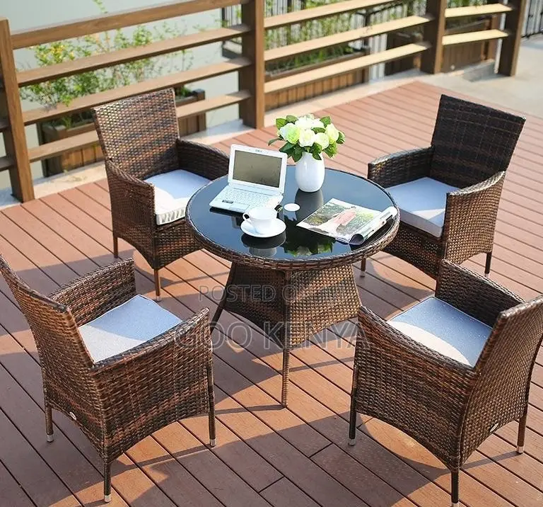 Home Dining Set; Weather-Resistant Outdoor Rattan Round Bistro Set