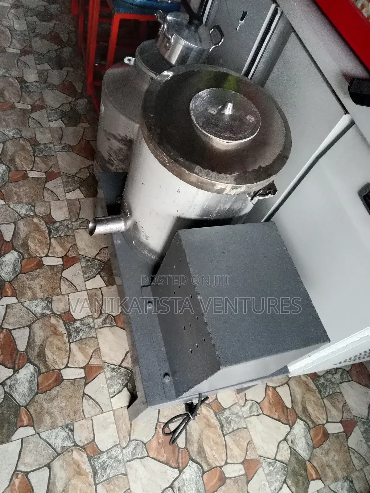 Commercial Potato Peeler Machine
Peels Kilos of Potatoes in Minutes.