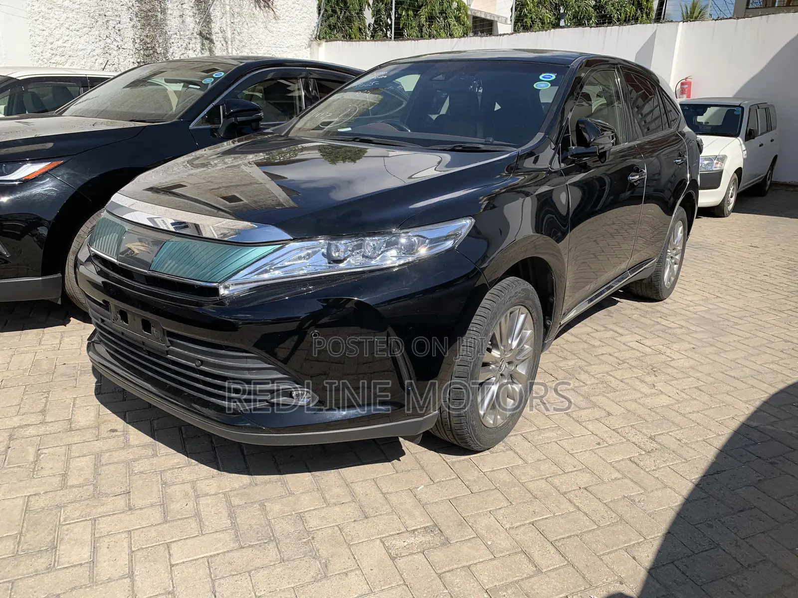 Toyota Harrier 2.0 2018 Black