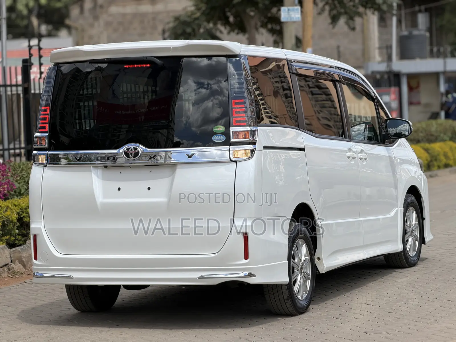 Toyota Voxy 2018 Pearl