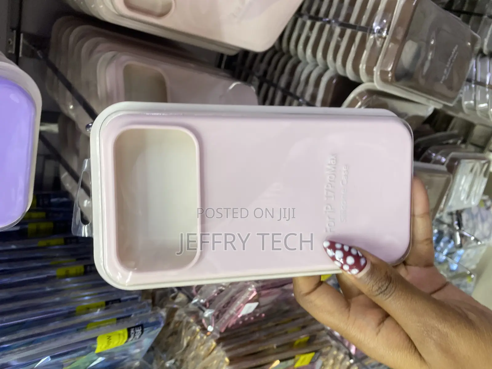 Whiee iPhone 17 Pro Max Liquid Silicone Case With Microfiber Lining