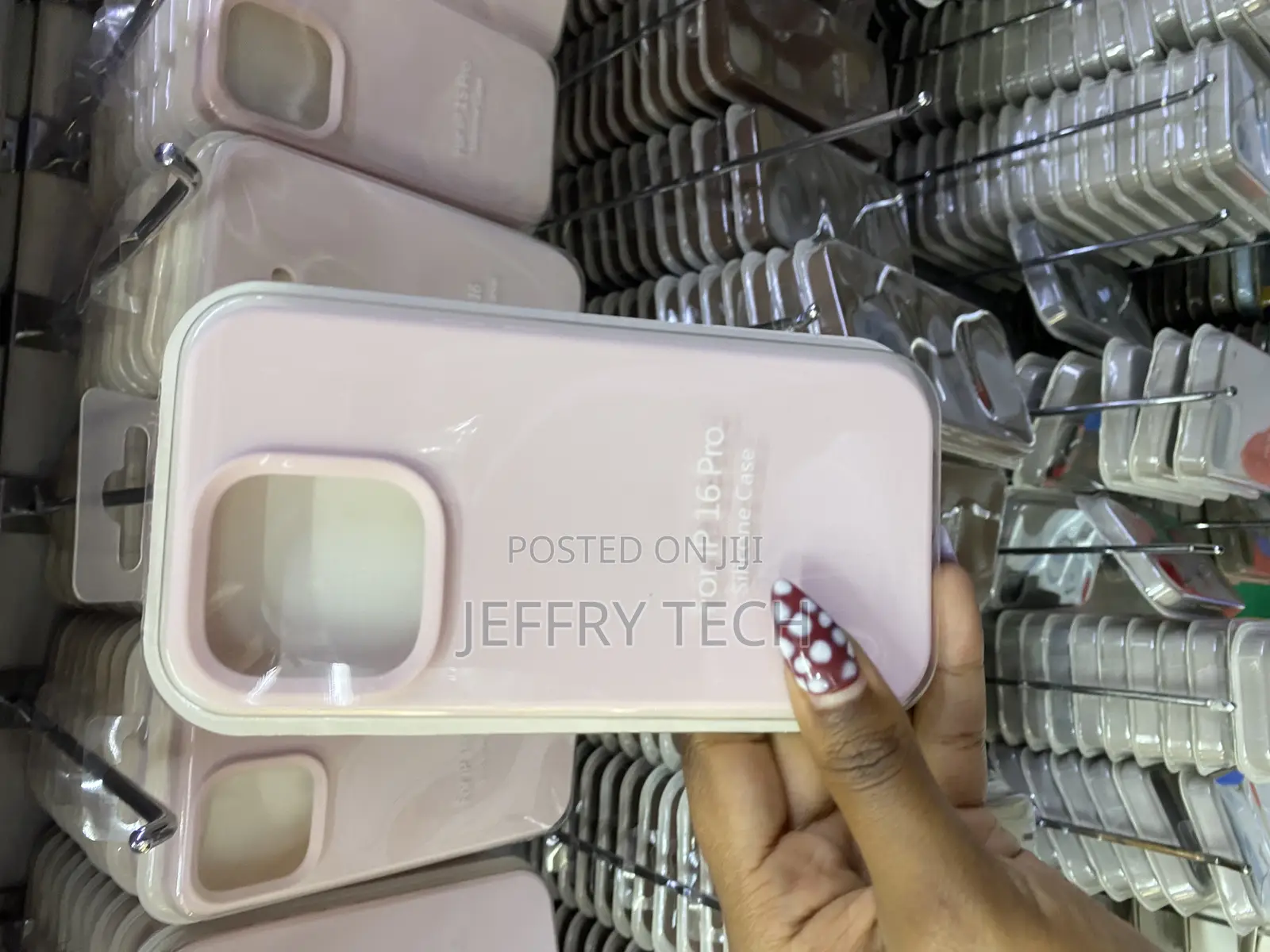 Indogo iPhone 16 Pro Liquid Silicone Case With Microfiber Lining