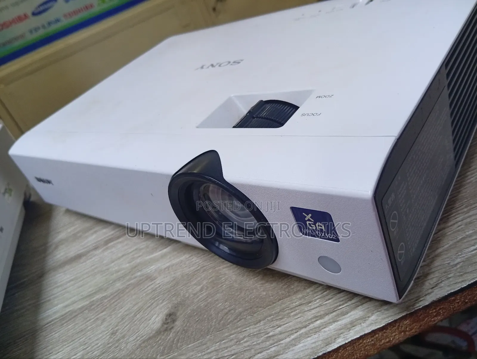 Sony Dx102 – Sharp Projection Made Easy