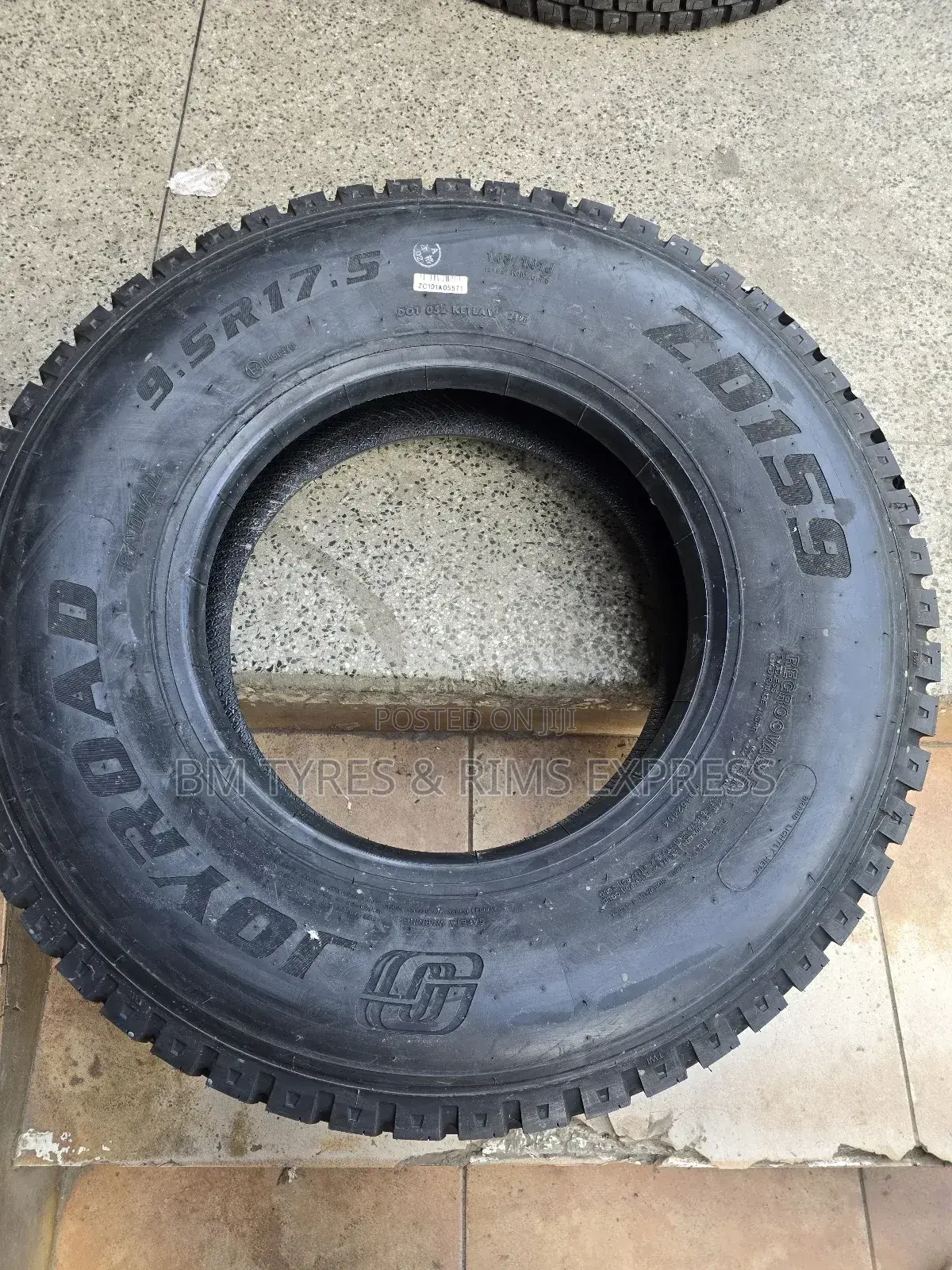 9.5 R17. 5 JOYROAD TIRES (Diff)