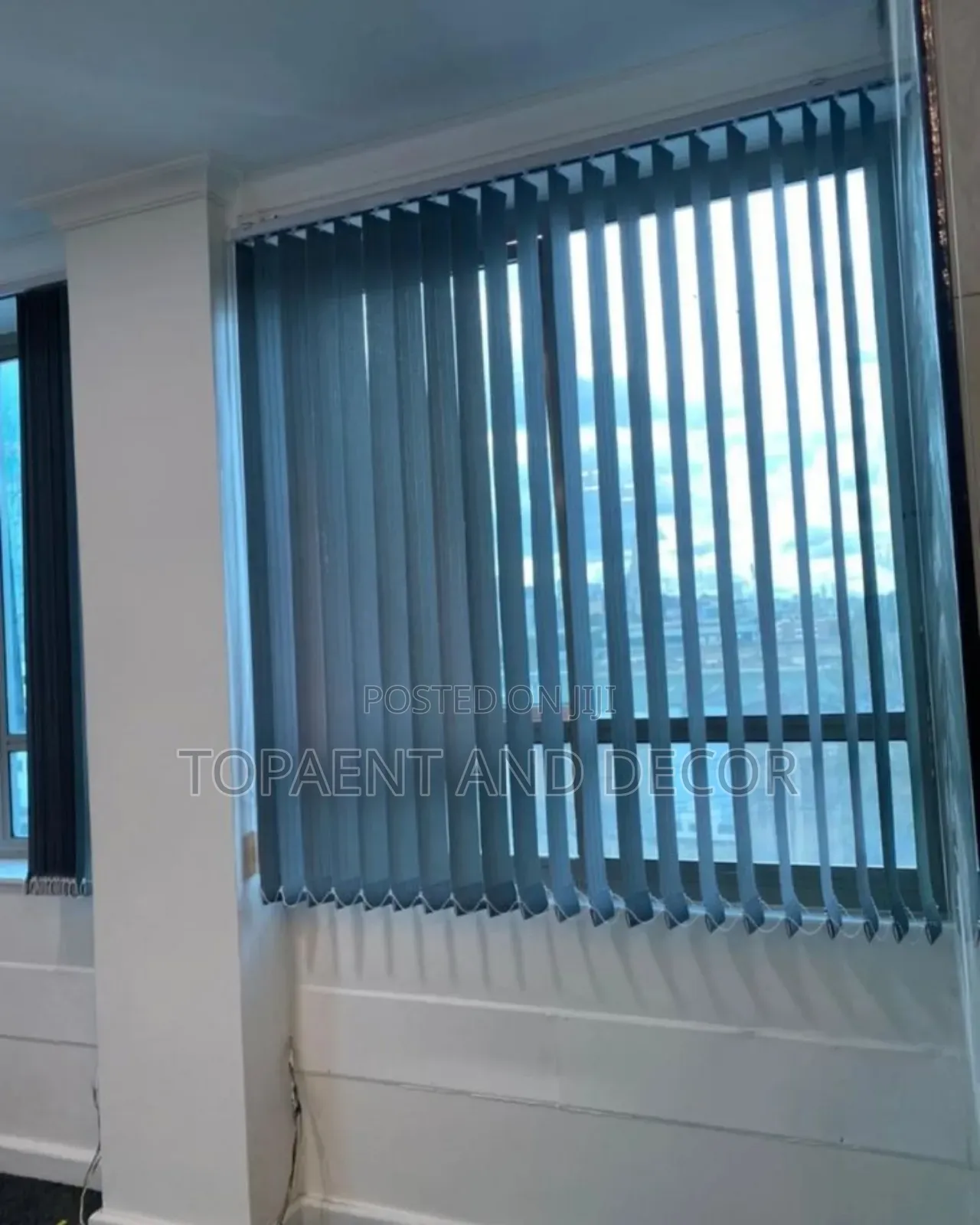 Sleek Contemporary Vertical Window Blinds for Office