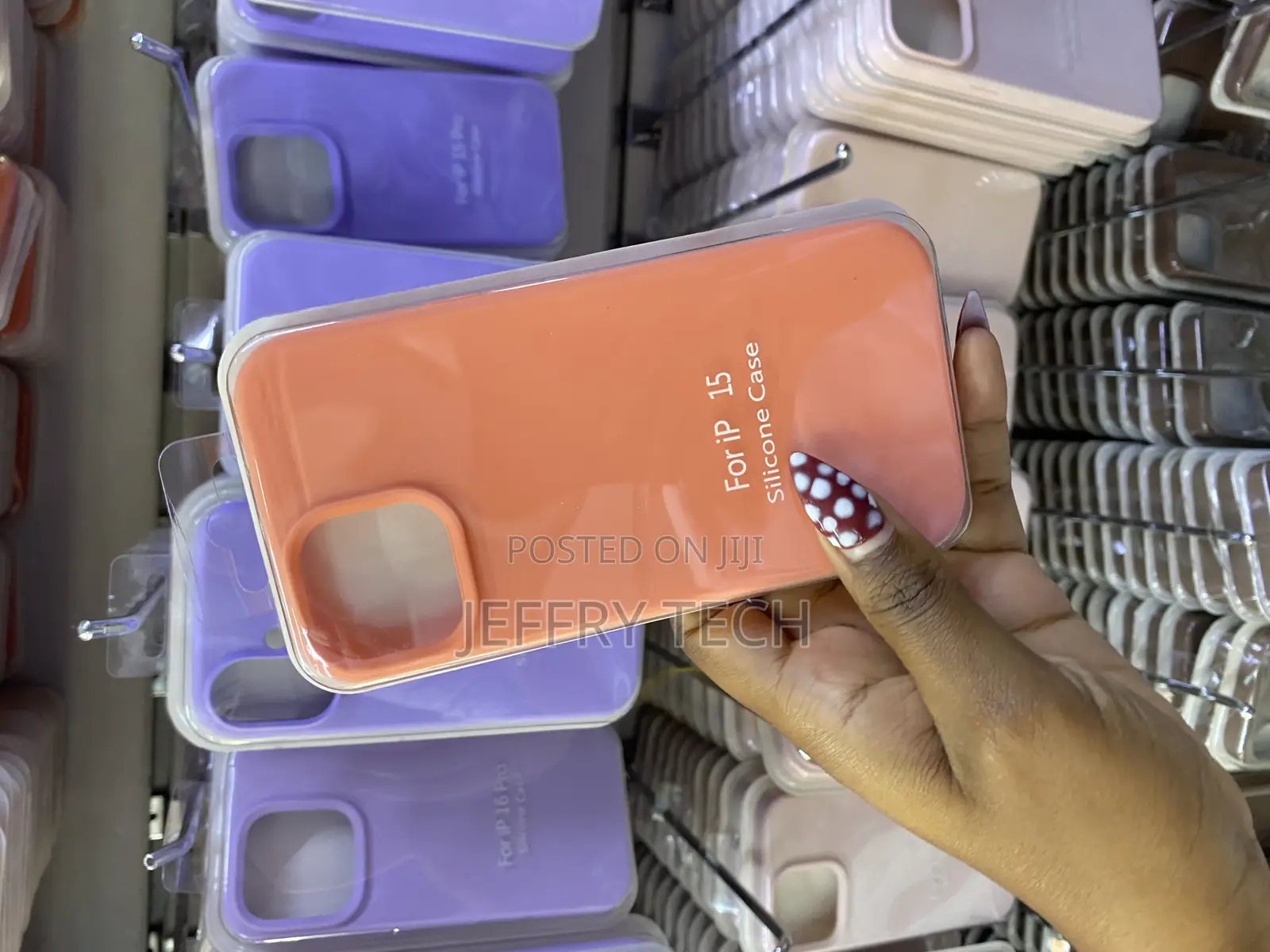 Niewass Apple iPhone 15 Liquid Silicone Case With Microfiber Lining