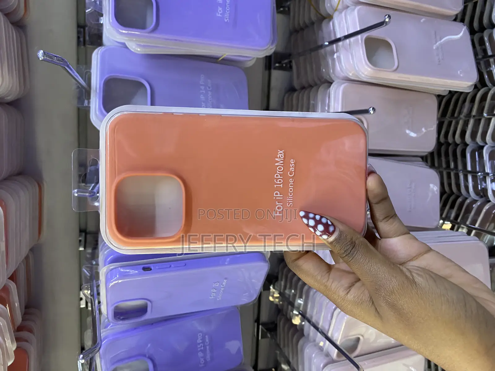 Shakie iPhone 16 Pro Max Liquid Silicone Case With Microfiber Lining