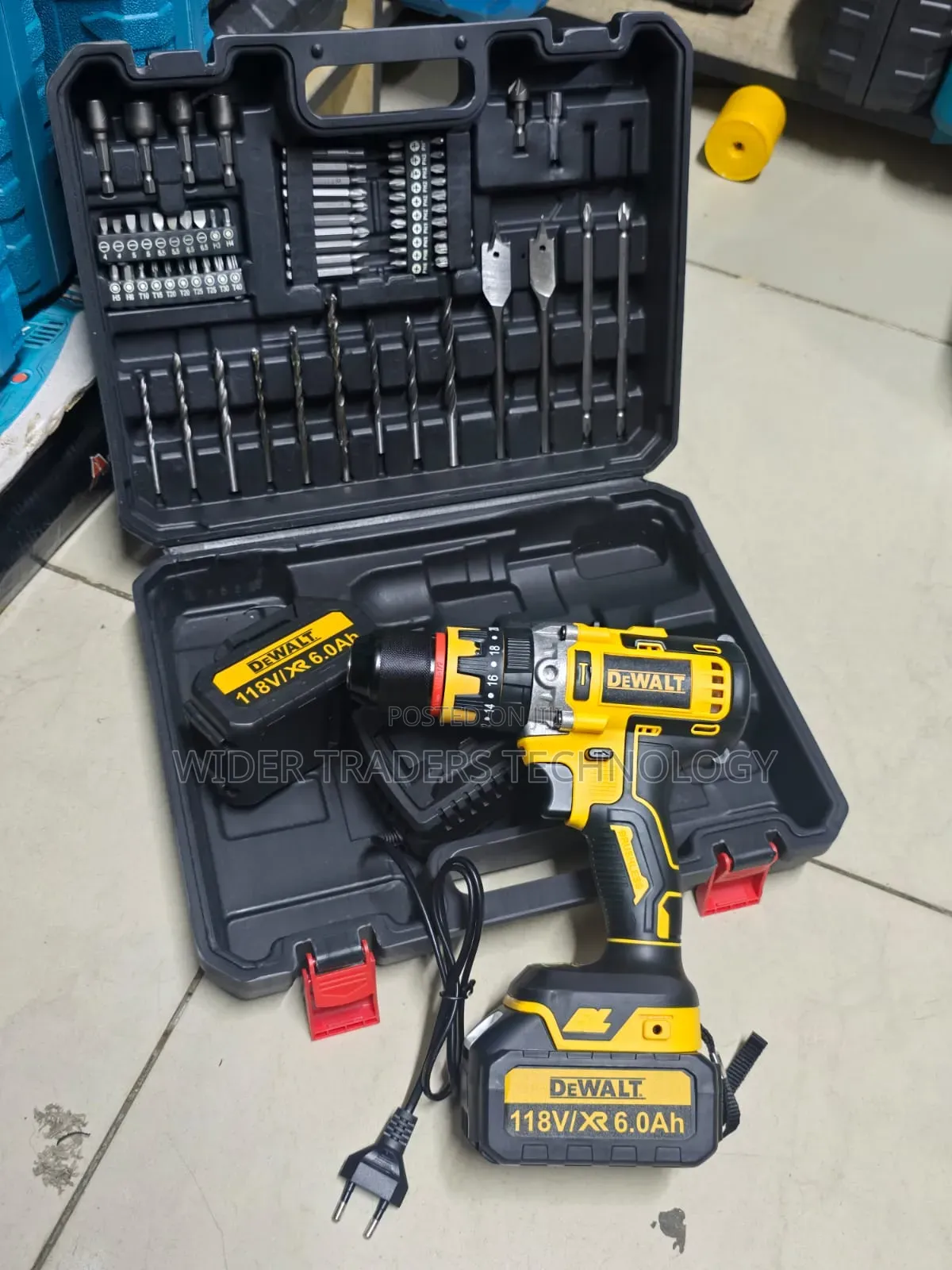 Dewalt 118v Brushless Cordless With Hammer Fuction 47pcs Accessori