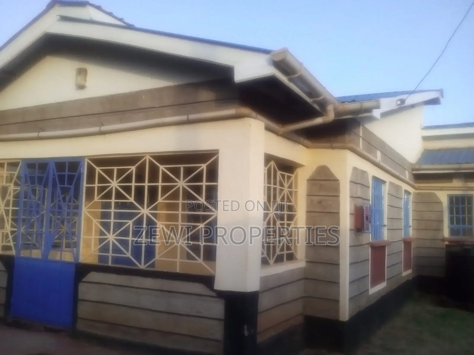 3bdrm Bungalow in Sunrise Estate for sale
