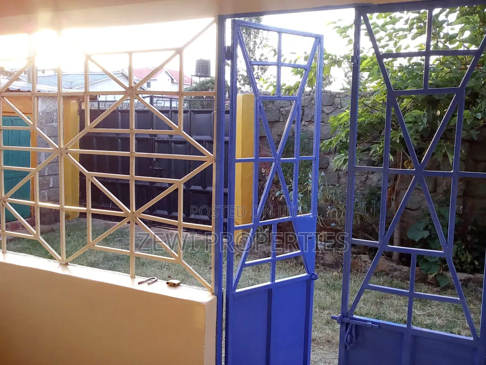 3bdrm Bungalow in Sunrise Estate for sale