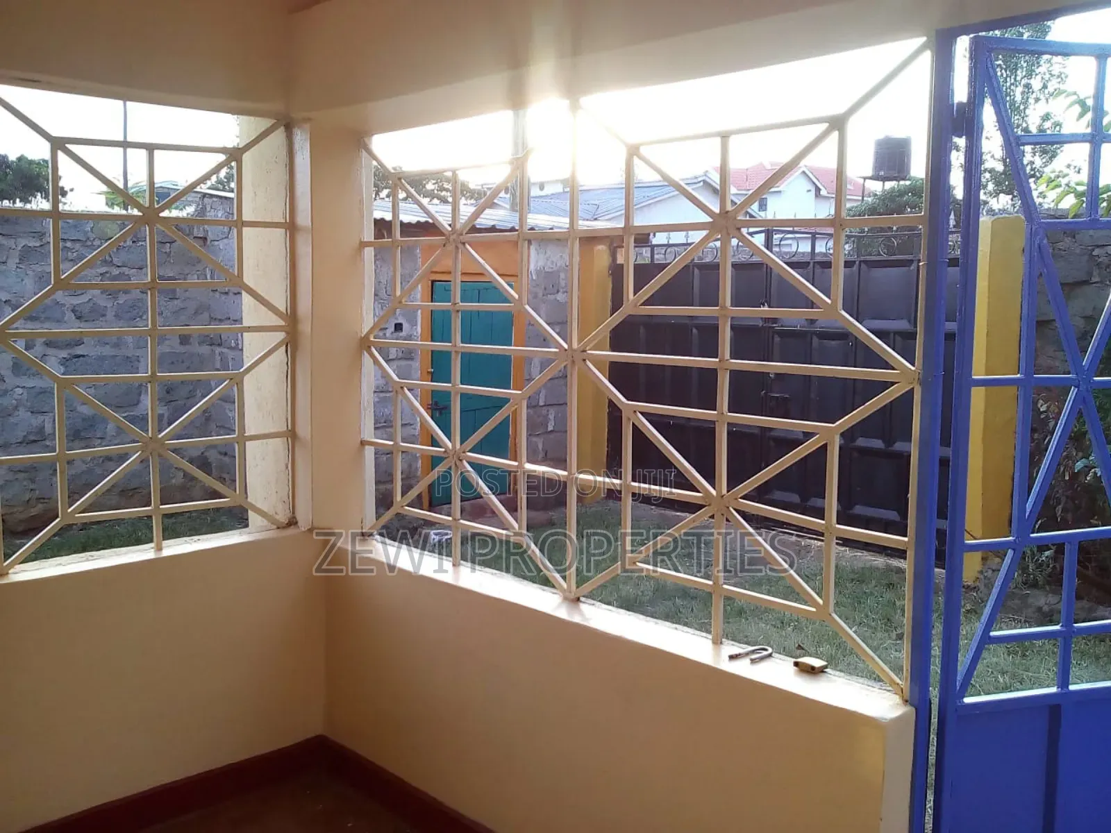3bdrm Bungalow in Sunrise Estate for sale