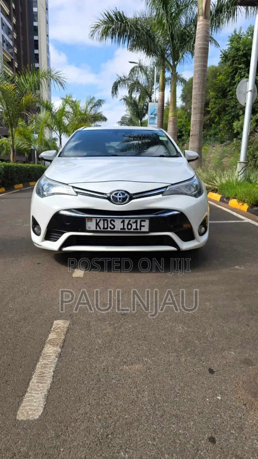 Toyota Avensis 2016 Off white