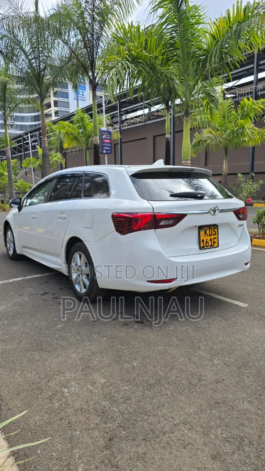 Toyota Avensis 2016 Off white