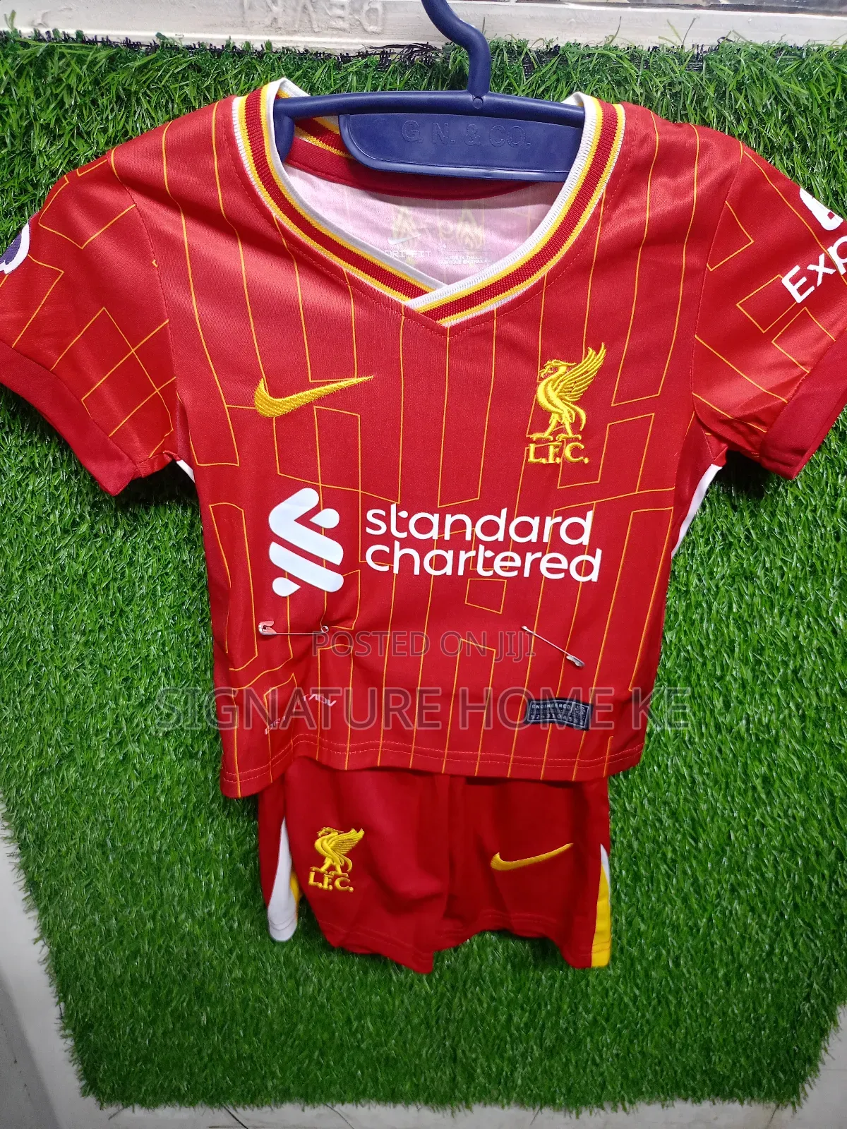 Liverpool Kids Jersey + Shorts