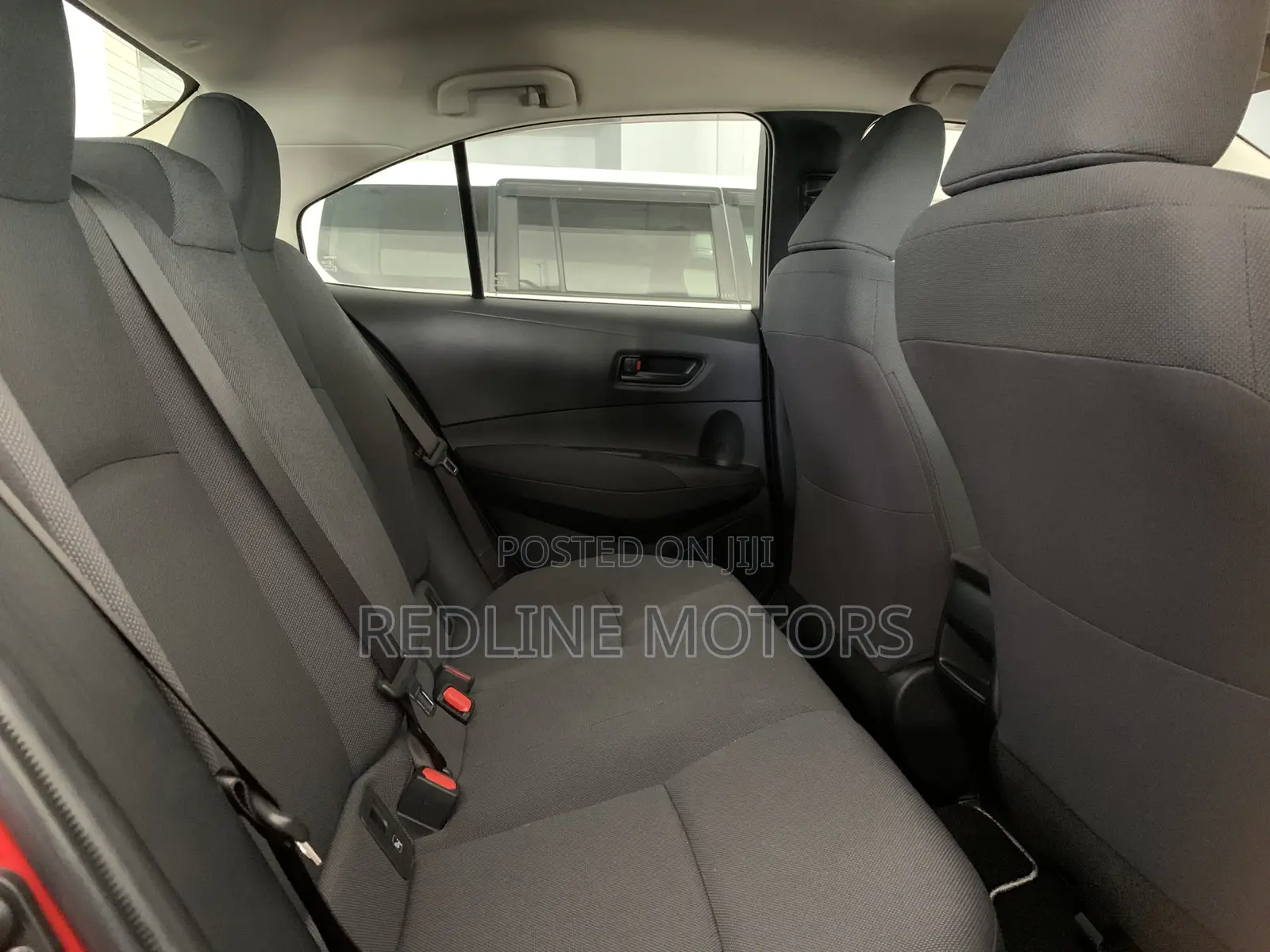 Toyota Corolla LE Eco (1.8L 4cyl 2A) 2019 Orange