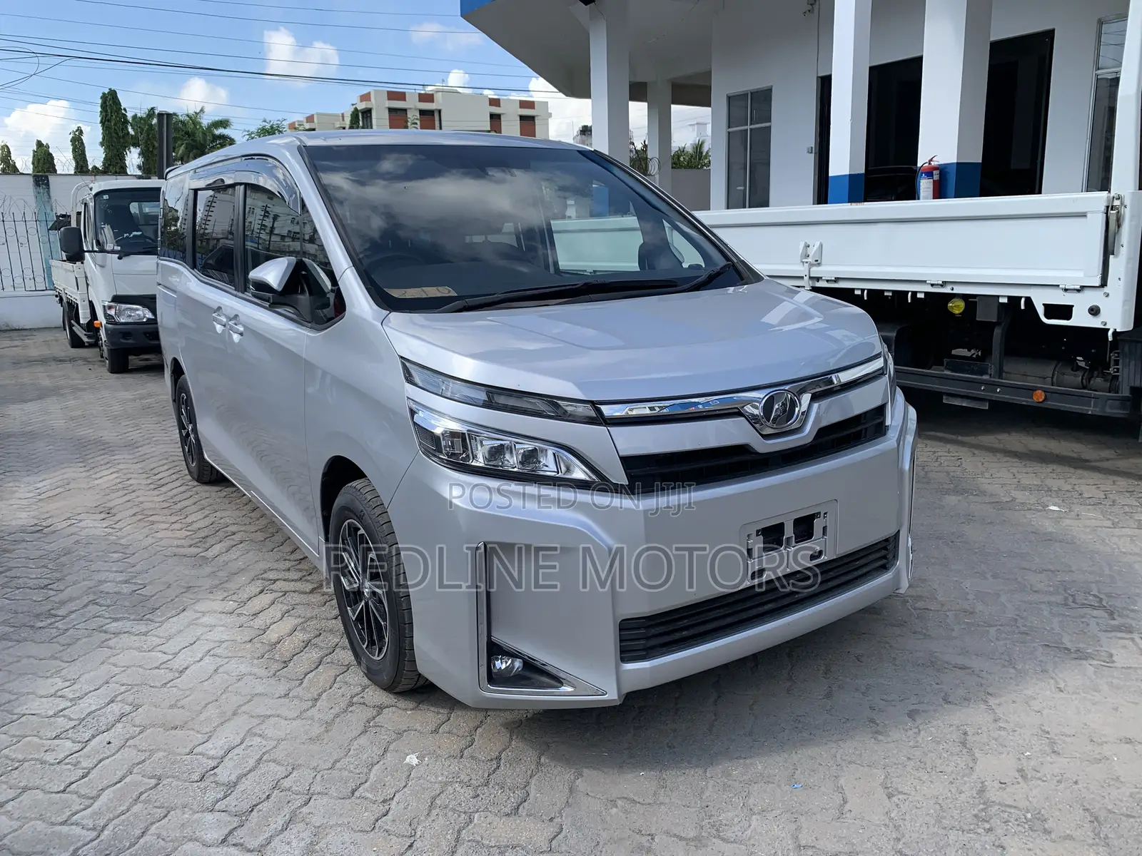 Toyota Voxy 2019 Silver