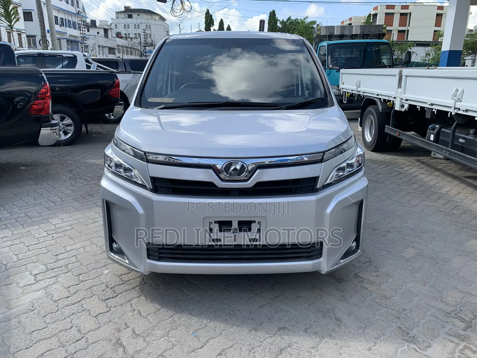 Toyota Voxy 2019 Silver