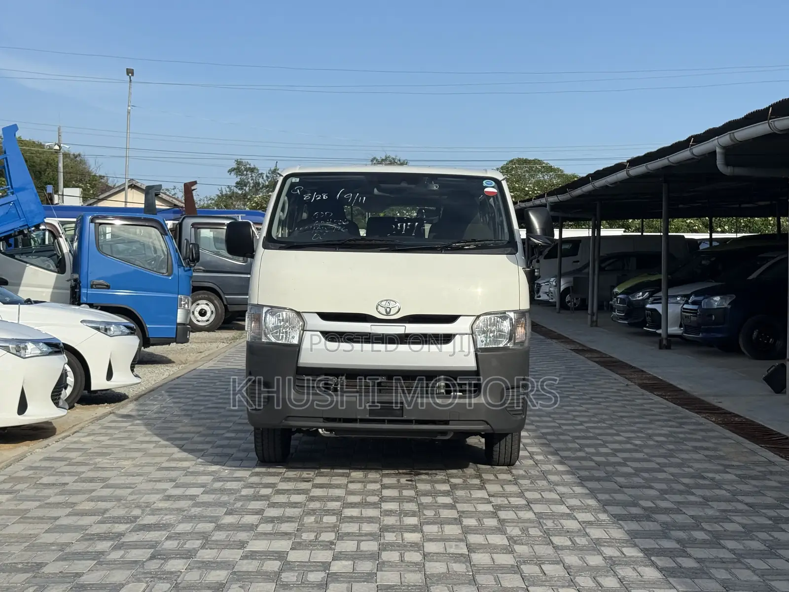 Toyota HiAce 2018 White