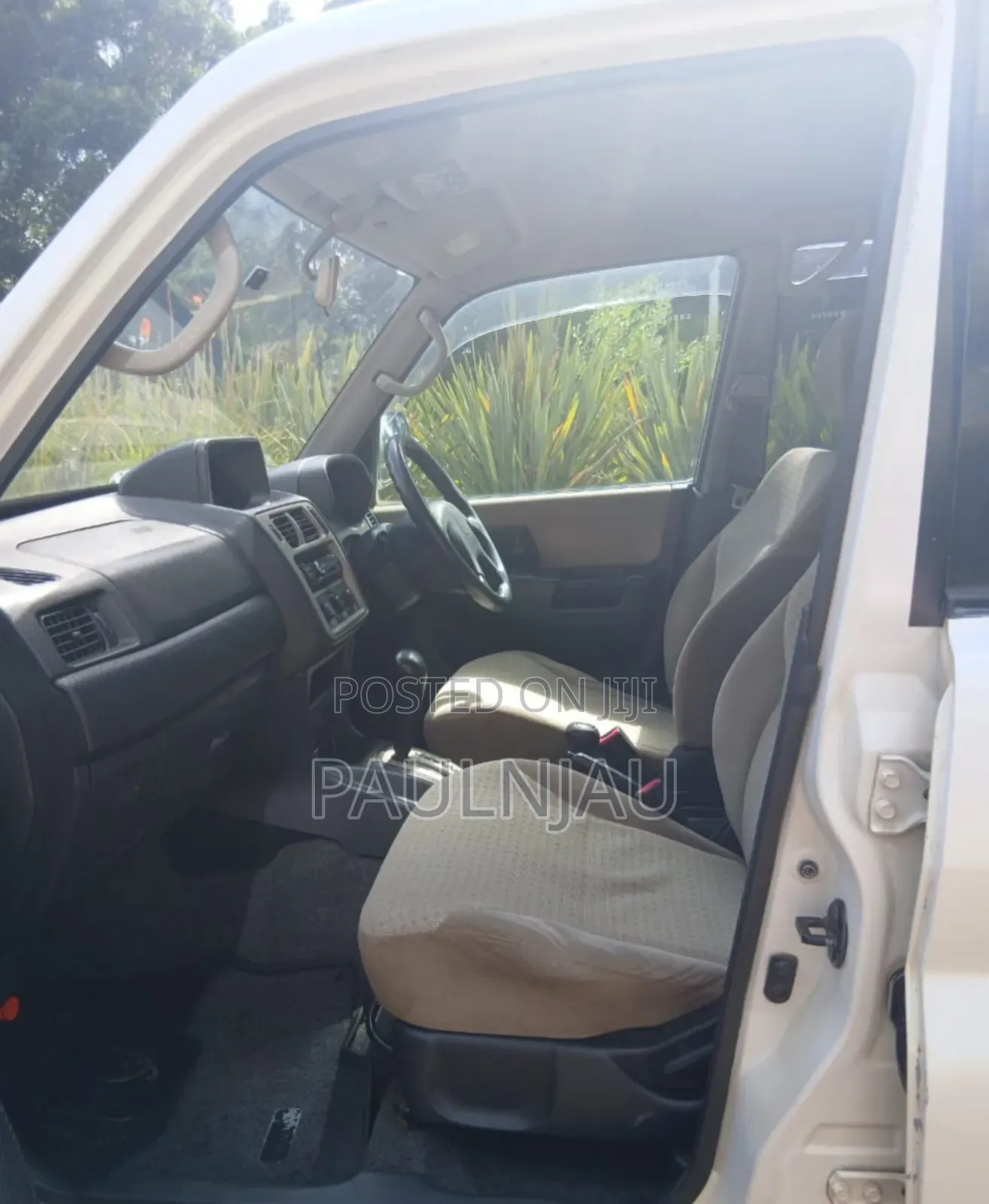 Mitsubishi Pajero 2002 White