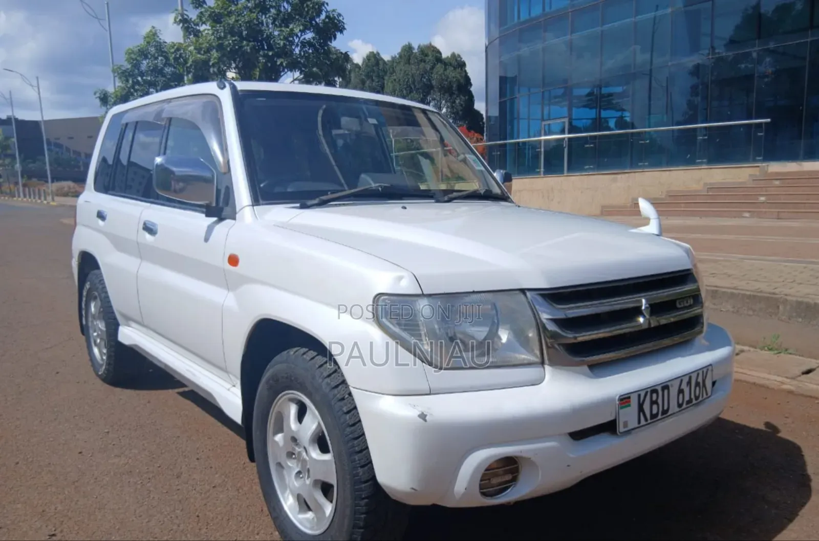 Mitsubishi Pajero 2002 White
