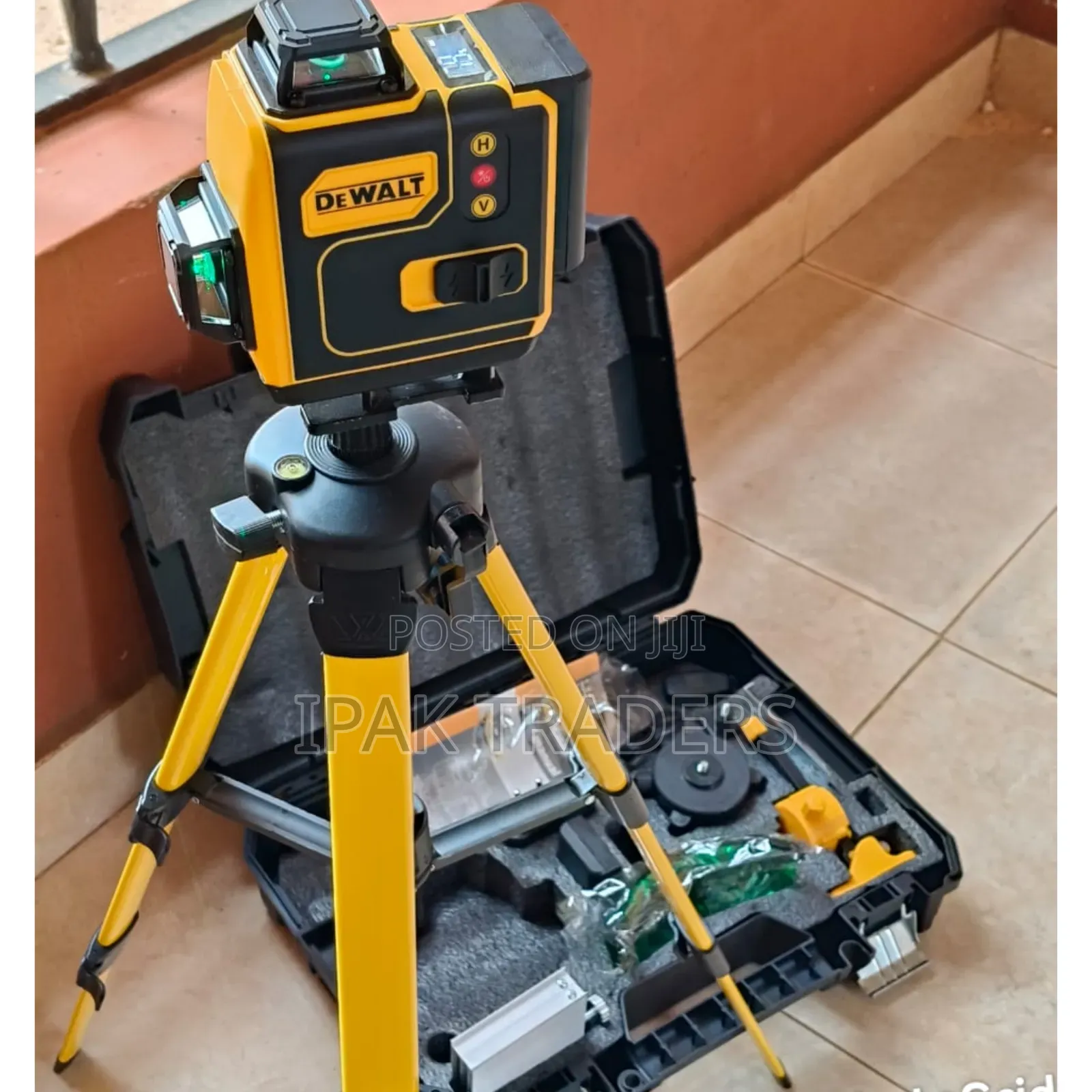 Dewalt Lasser Level 16lines 
2 Batteries