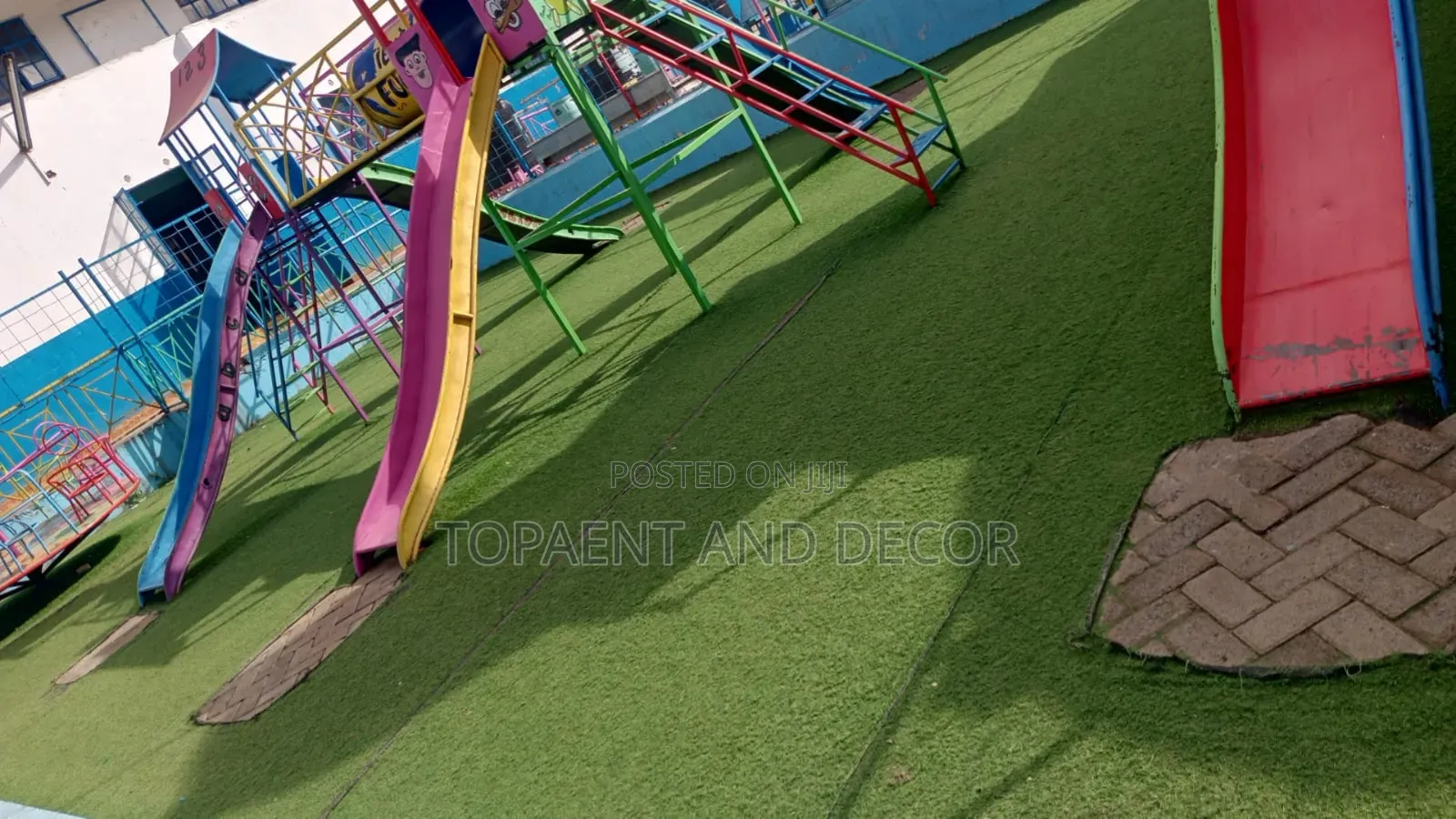 Smooth Finish Artificial Grass Carpet for School Compound