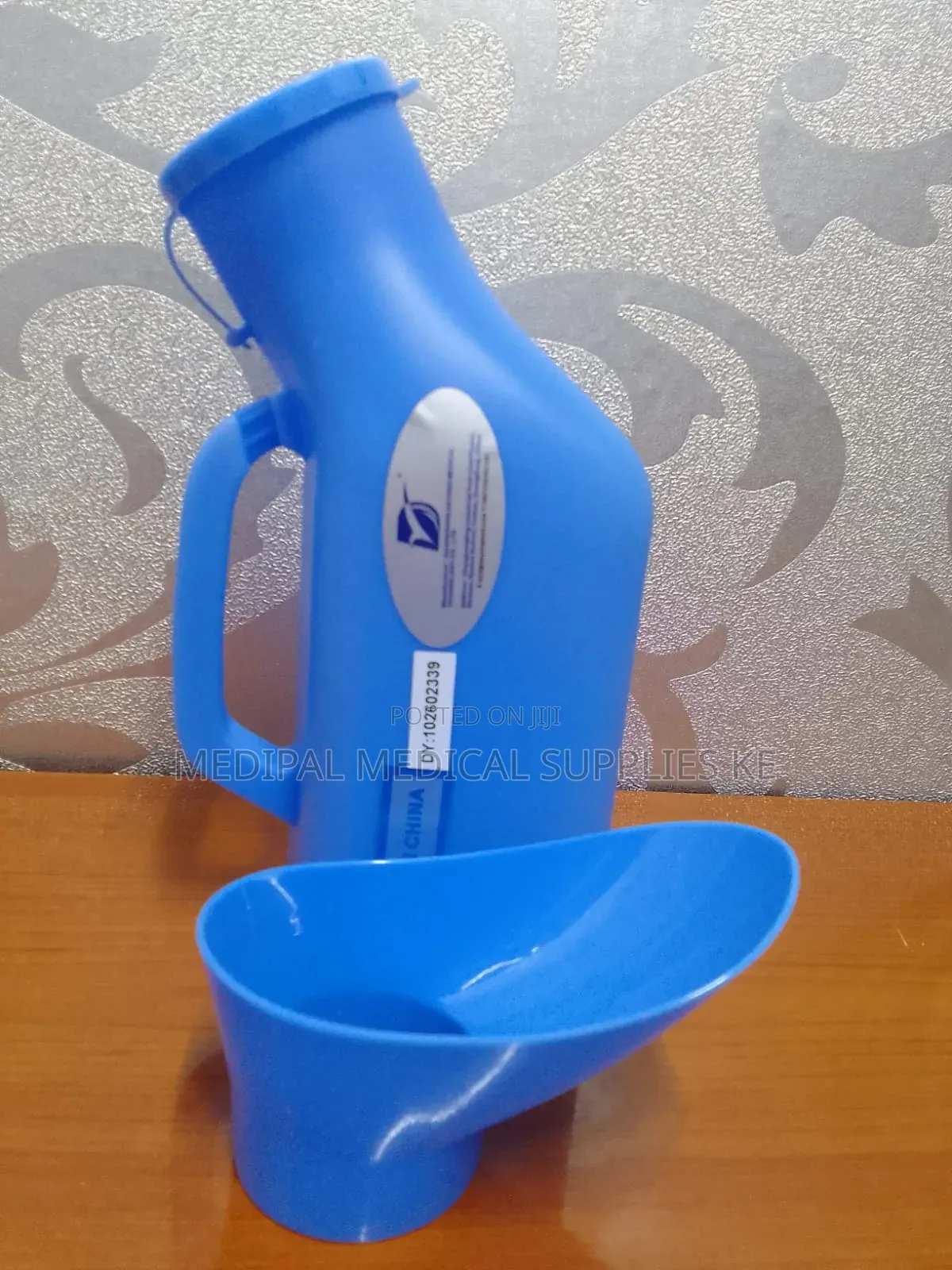 Universal Urinal