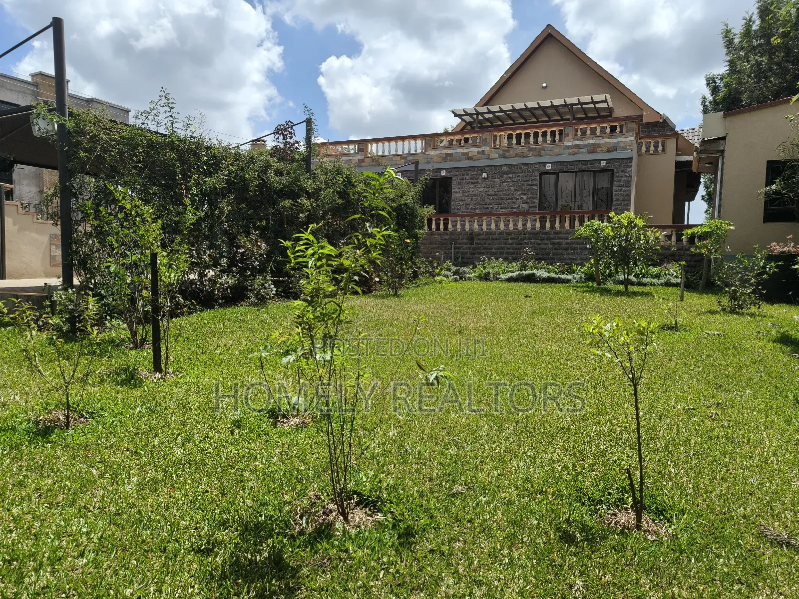 4bdrm Maisonette in Kerarapon Drive, for rent