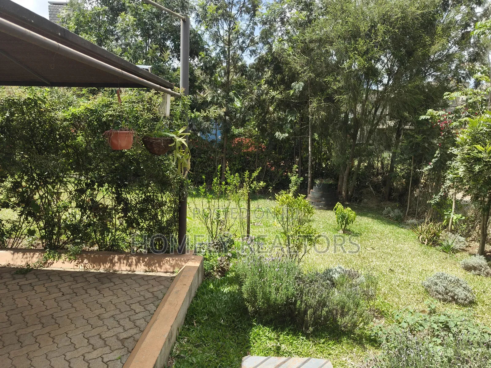 4bdrm Maisonette in Kerarapon Drive, for rent