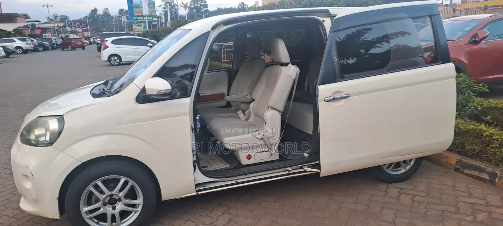 Toyota Porte 1.5 FWD 2013 Beige