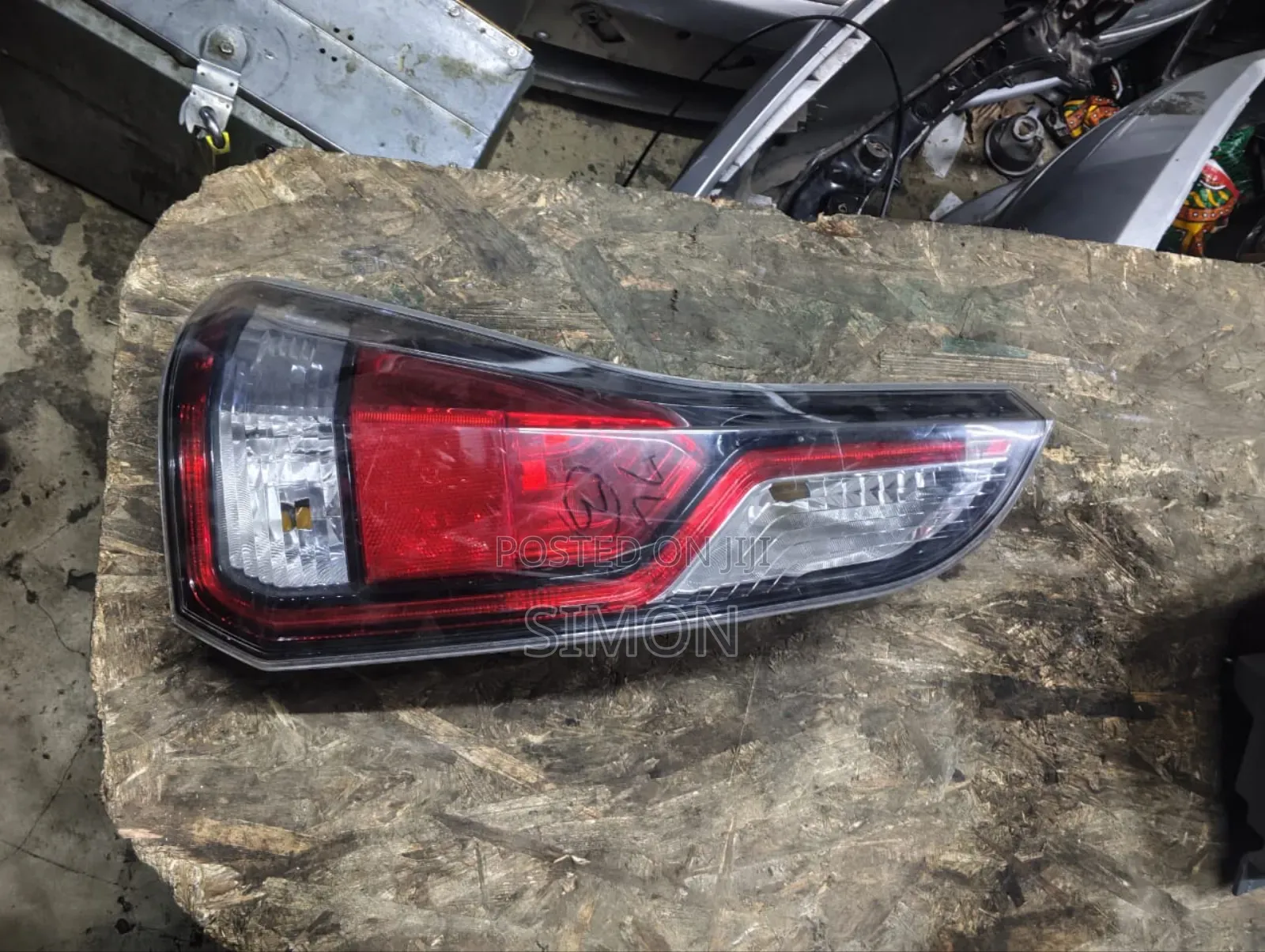 Nissan Serena C27 Tail Light