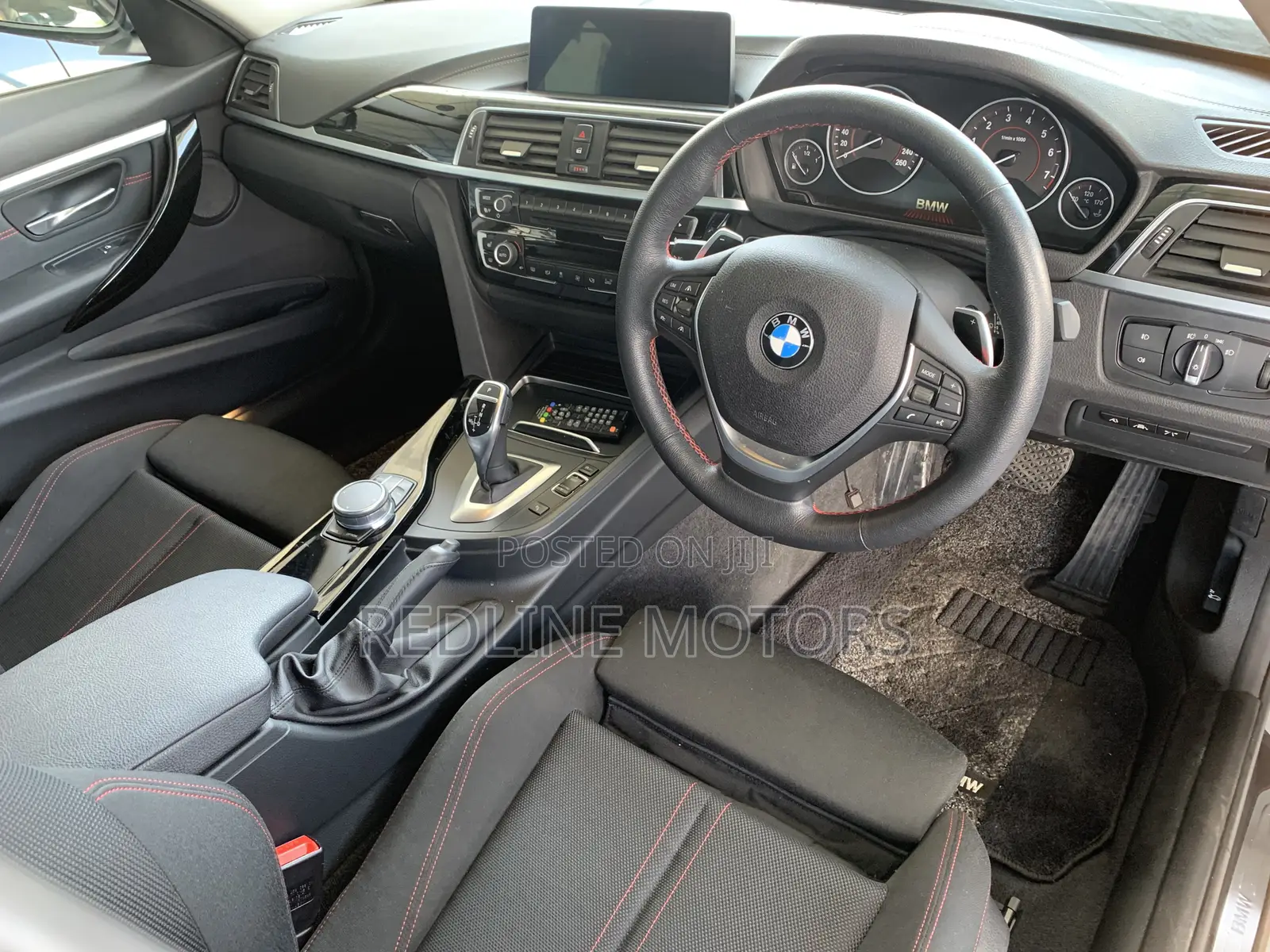 BMW 320i Sedan RWD 2018 Silver