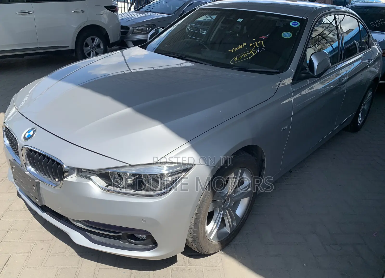 BMW 320i Sedan RWD 2018 Silver