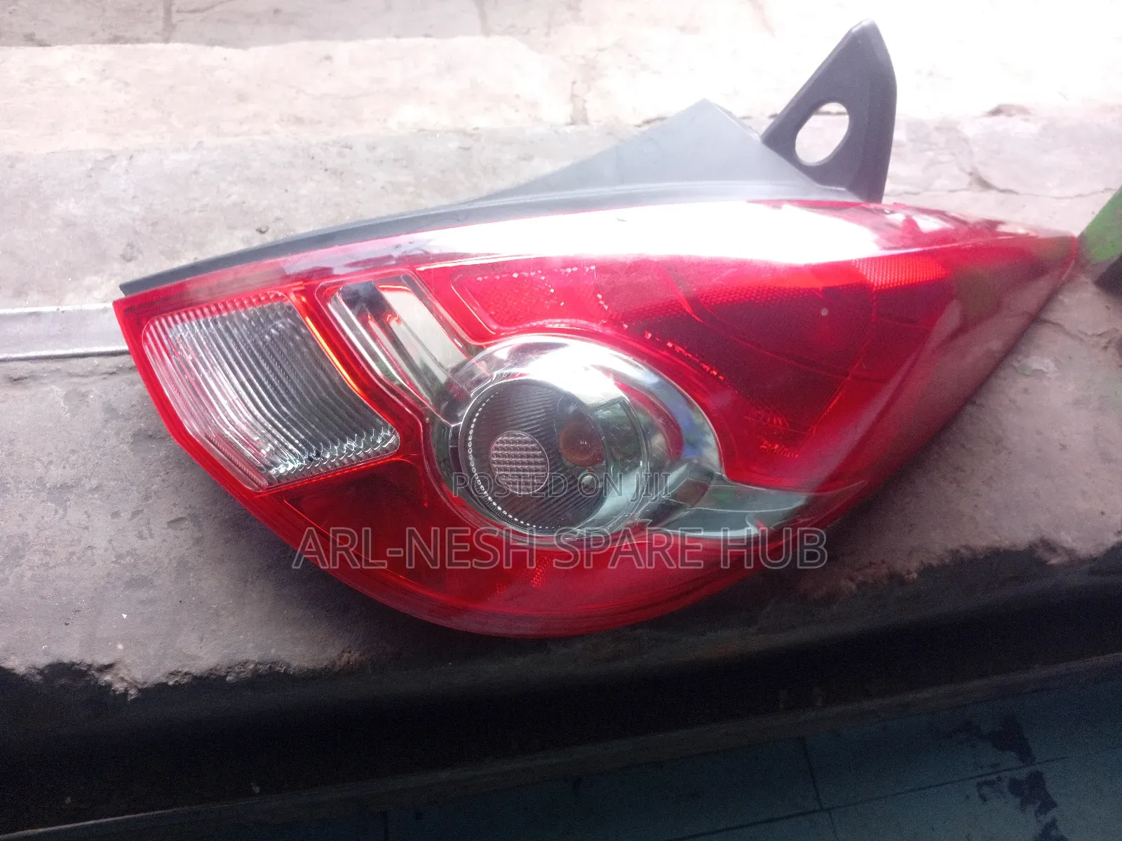 Nissan Tida Station Wagon Rear Light