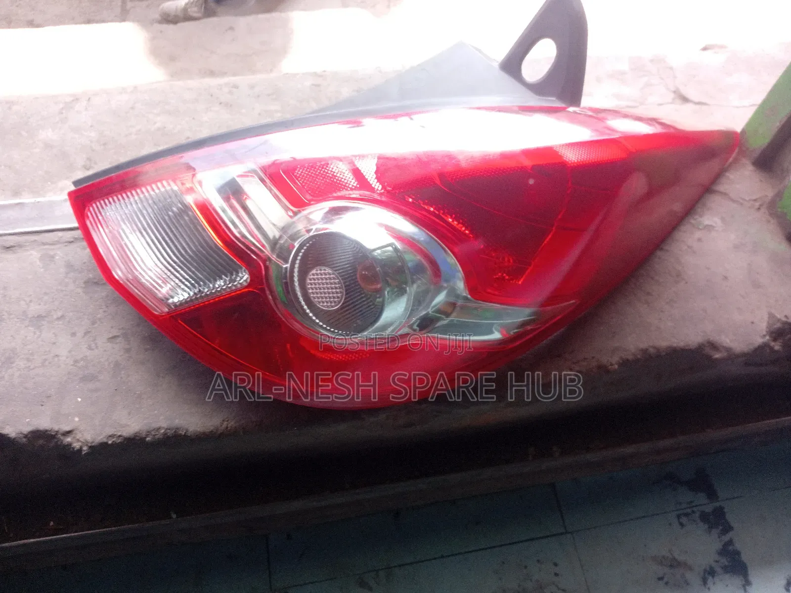 Nissan Tida Station Wagon Rear Light