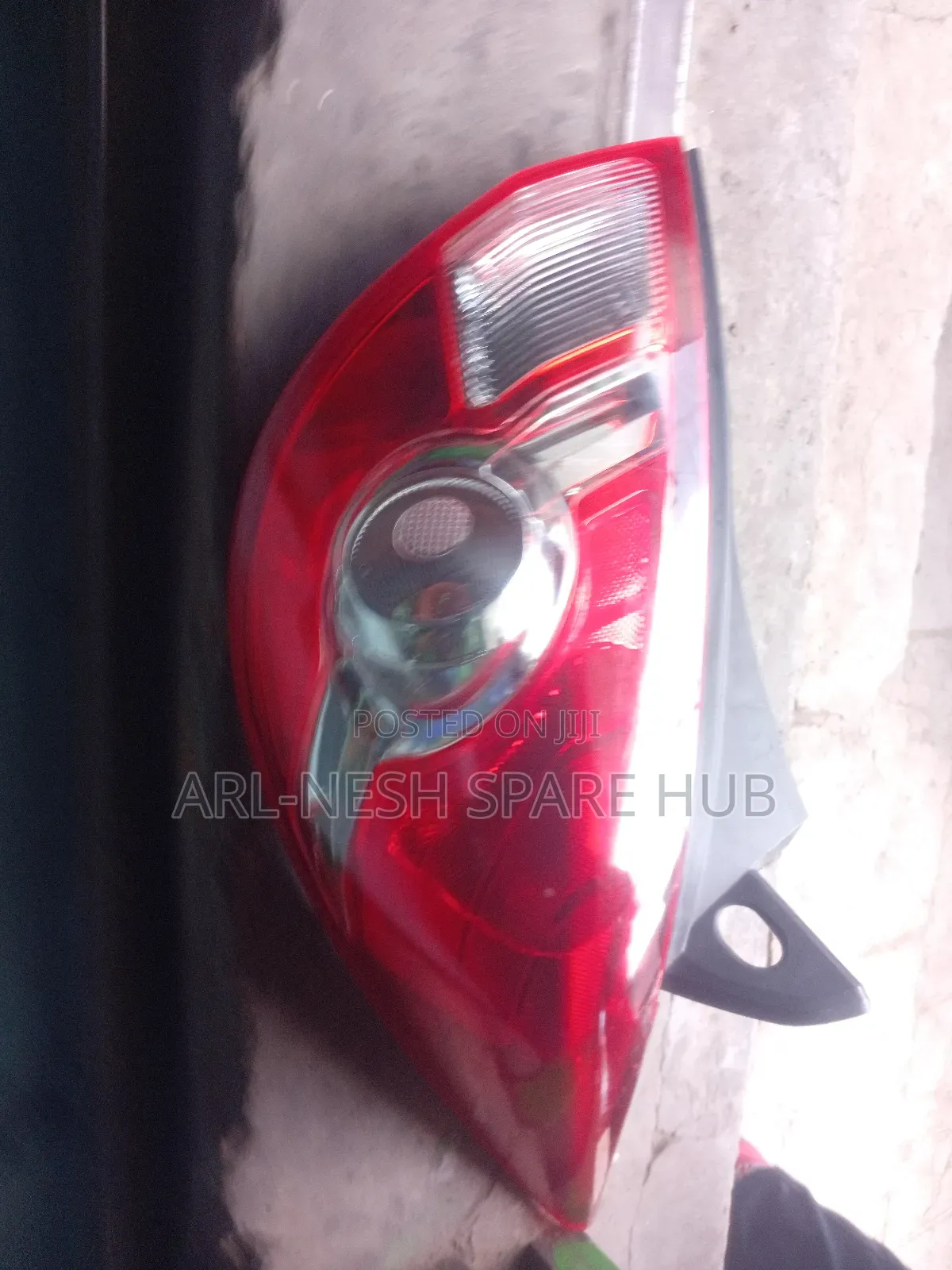 Nissan Tida Station Wagon Rear Light